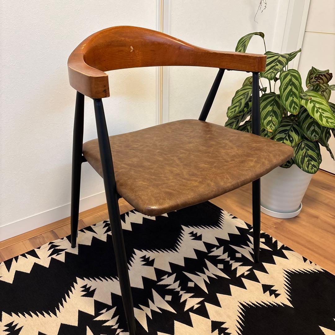 東谷AZUMAYA アームチェア① TEC-63 モダンなダイニングチェア