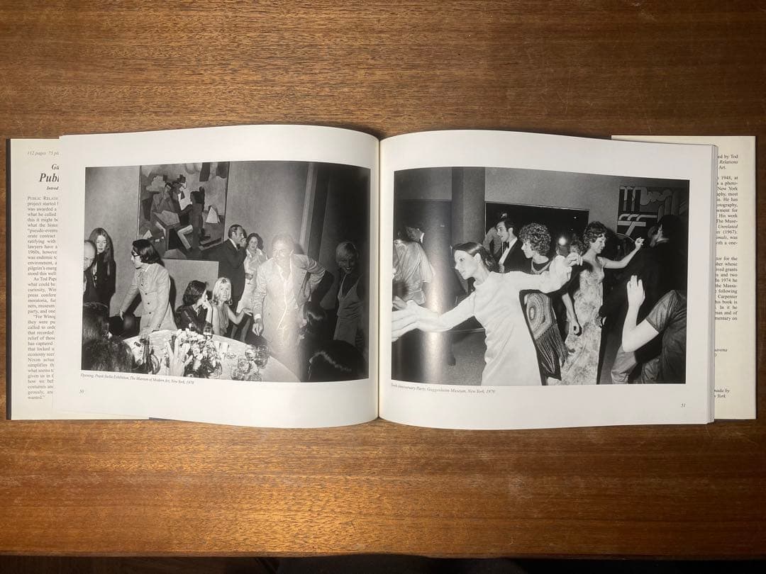 Garry Winogrand ，Public Relations