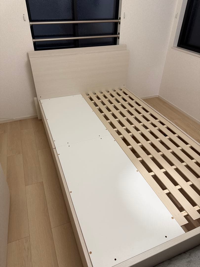 ニトリのセミダブル棚・サイド収納付きベッドフレーム(NS-003 深型/すのこ)