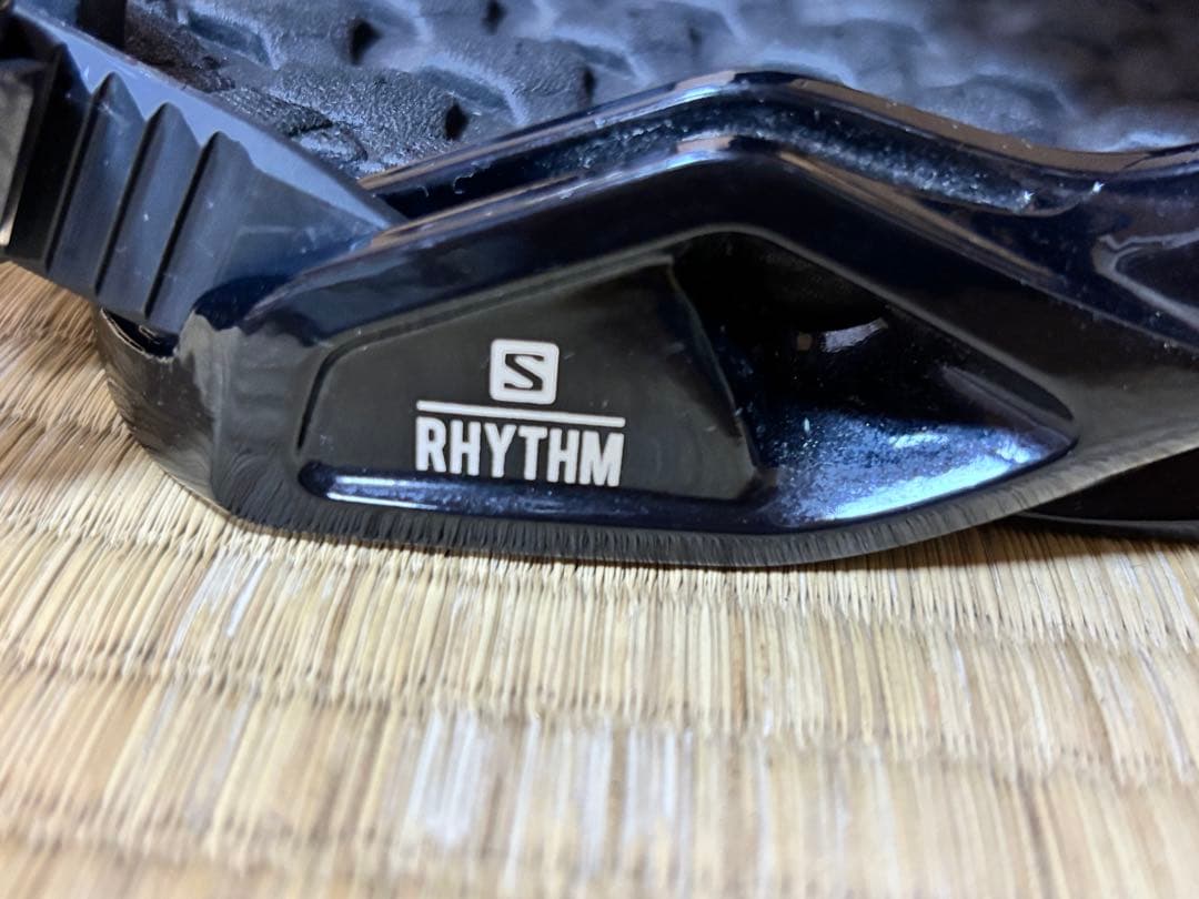 SALOMON パウダースネーク153　& RHYTHM Mサイズ　バインセット