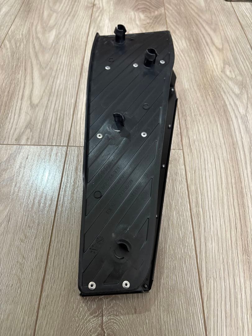 AUDI アウディ B8 A4/ A5/ Q5 フットレスト