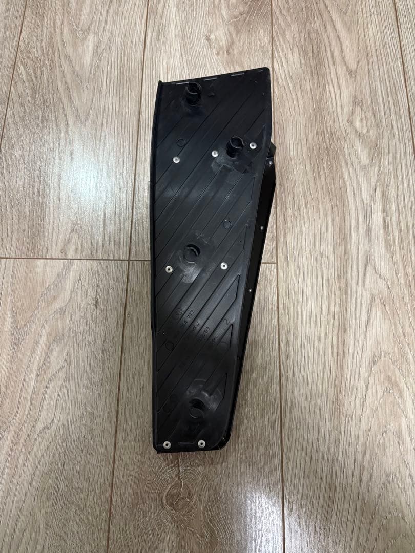 AUDI アウディ B8 A4/ A5/ Q5 フットレスト