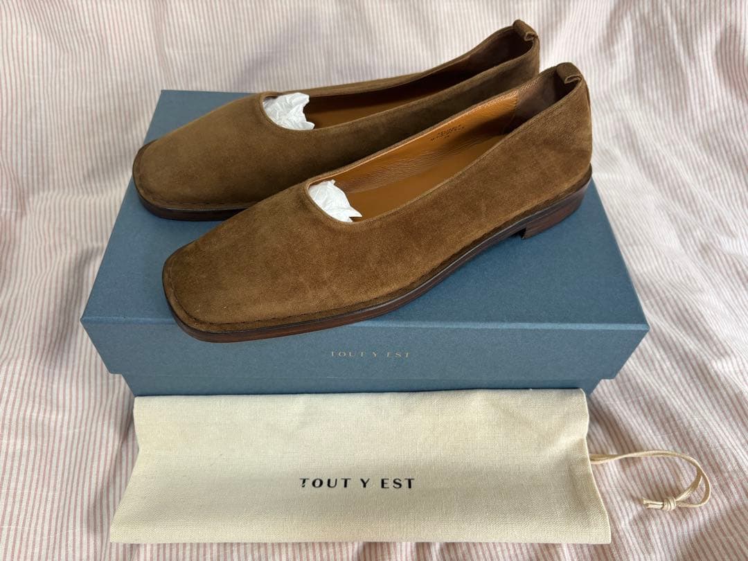 靴 TOUT Y EST / FLAT SABINE SUEDE / BROWN