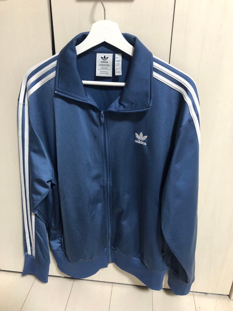 アディダス　トラックジャケット　青