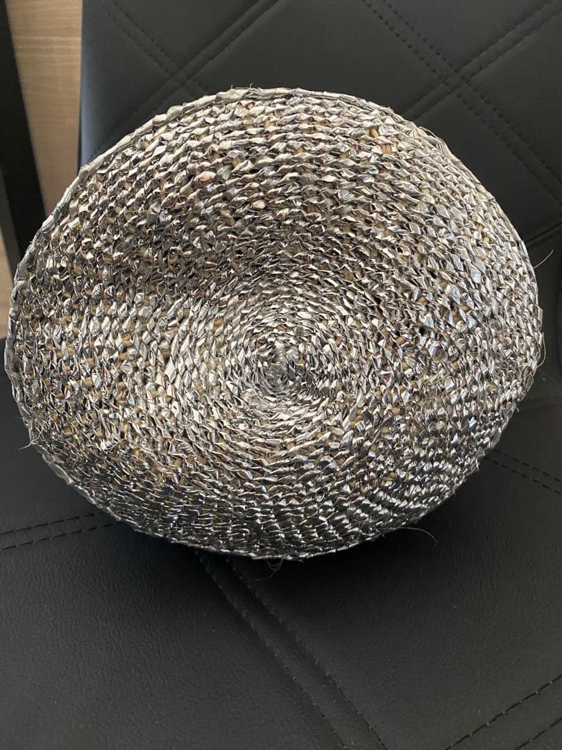 お値引き　meongblue シルバー バッグ タッセル付き