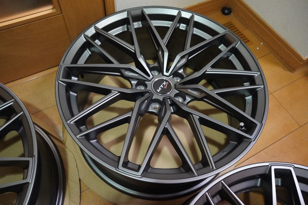 E*6様 美品　8Jx19 +29 +27 pcd112 4本 MTX 