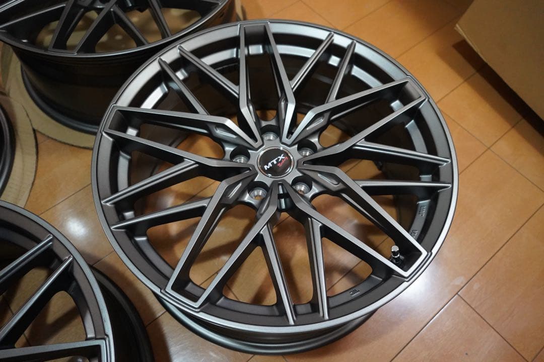 E*6様 美品　8Jx19 +29 +27 pcd112 4本 MTX 