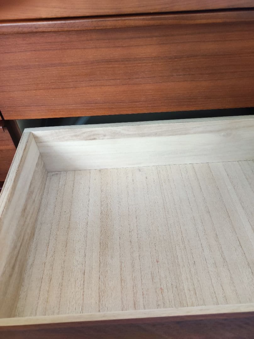 ウォルナット　木製チェスト　4段　引き出し ８個幅120cm　収納