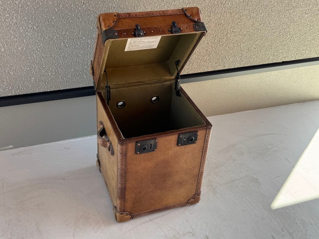 アスプルド　halo ハロ　パリストランク　本革　レザー　キャビネット