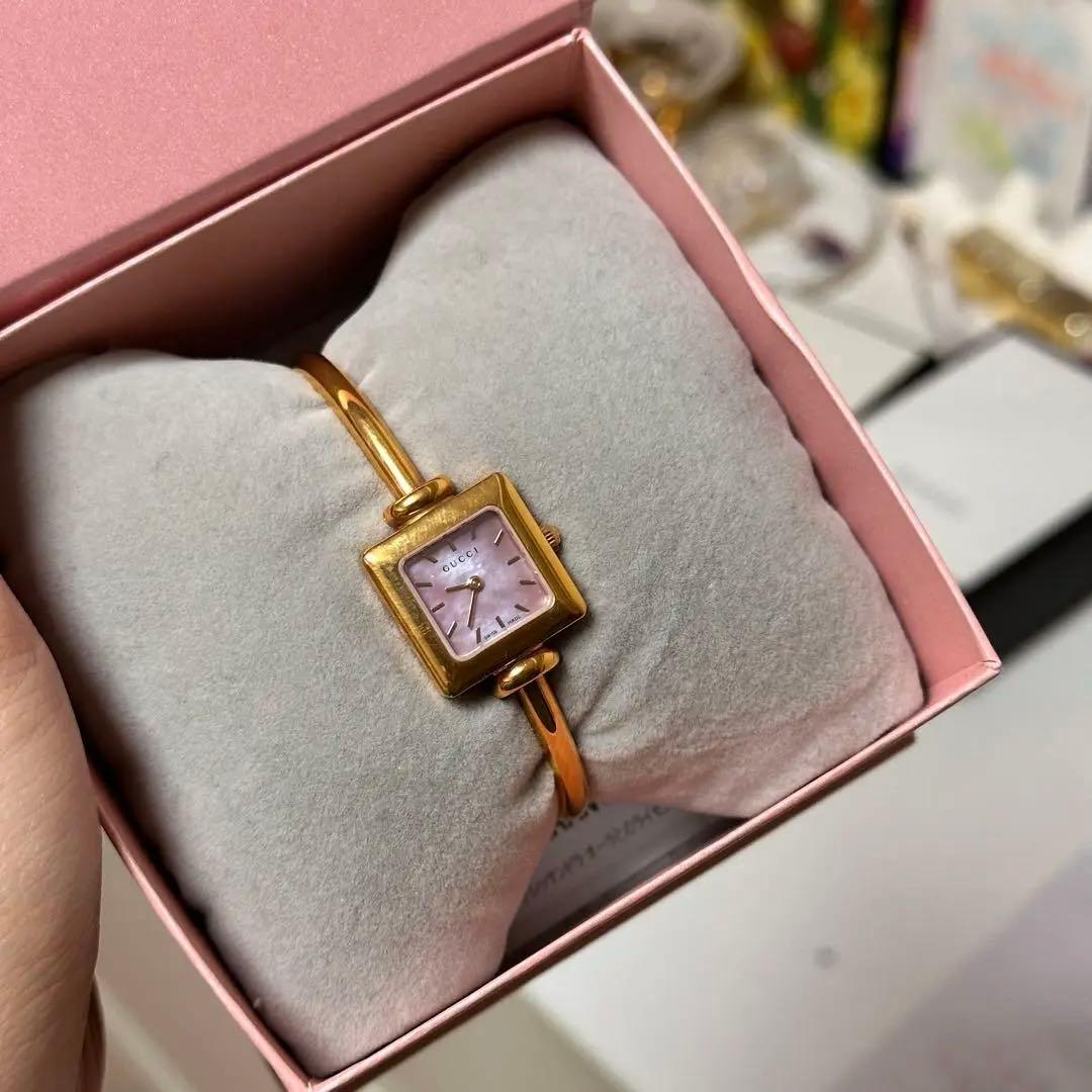 GUCCI ゴールド スクエアフェイス 腕時計