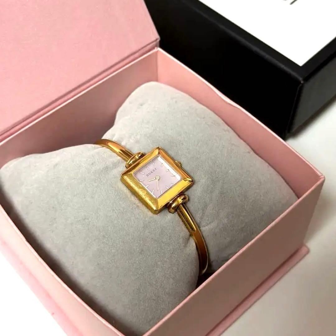 GUCCI ゴールド スクエアフェイス 腕時計