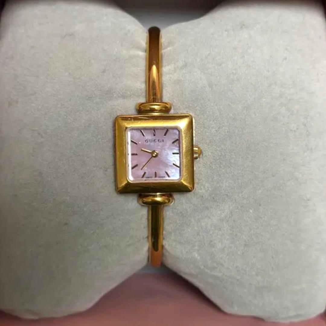 GUCCI ゴールド スクエアフェイス 腕時計