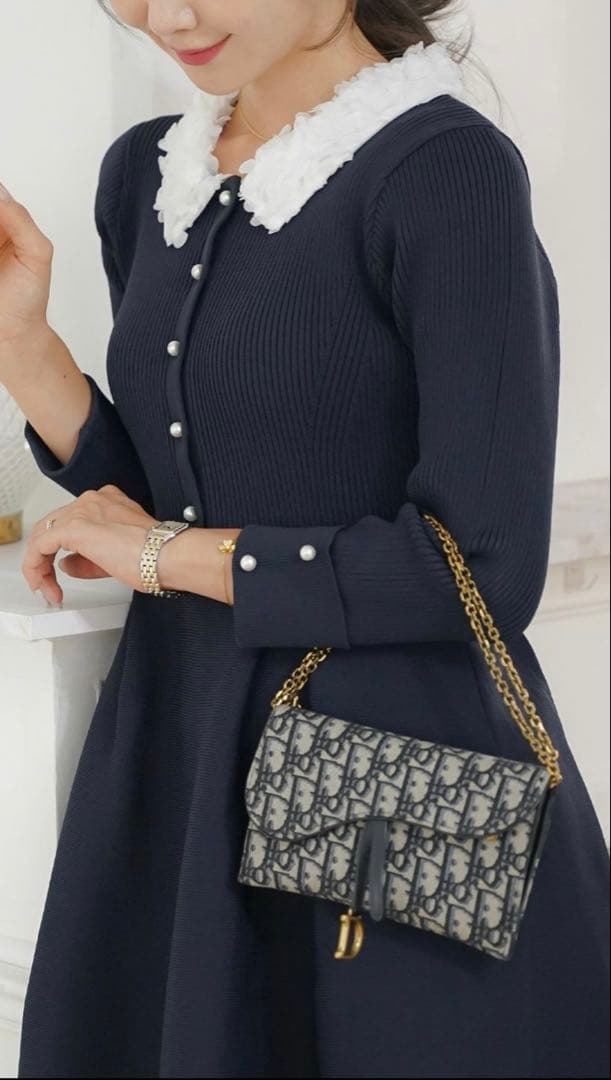 完売品 フラワー襟付きニットワンピース le reve vaniller