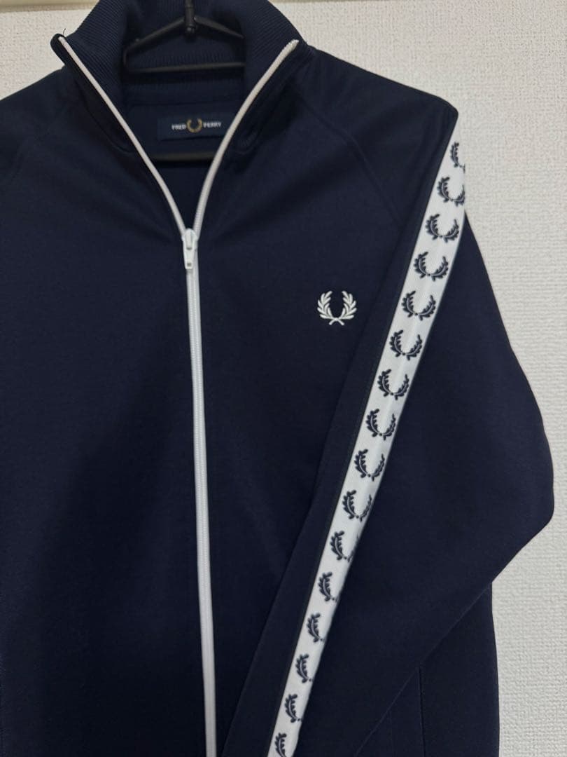FRED PERRY （テープド トラック ジャケット）ネイビー