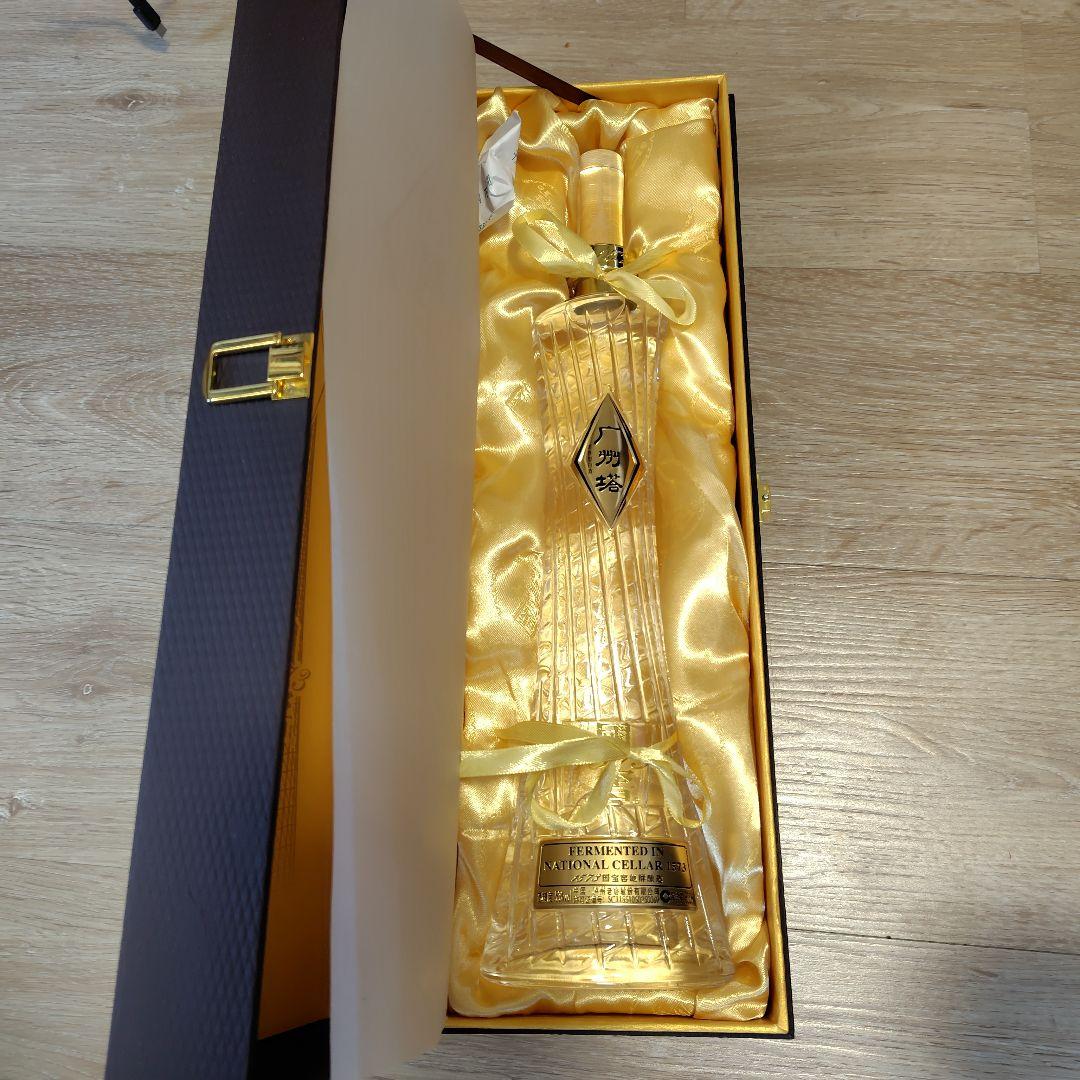中国 広州塔 白酒 ハイジュウ 国告1573 600 ml 高級化粧箱入 53度