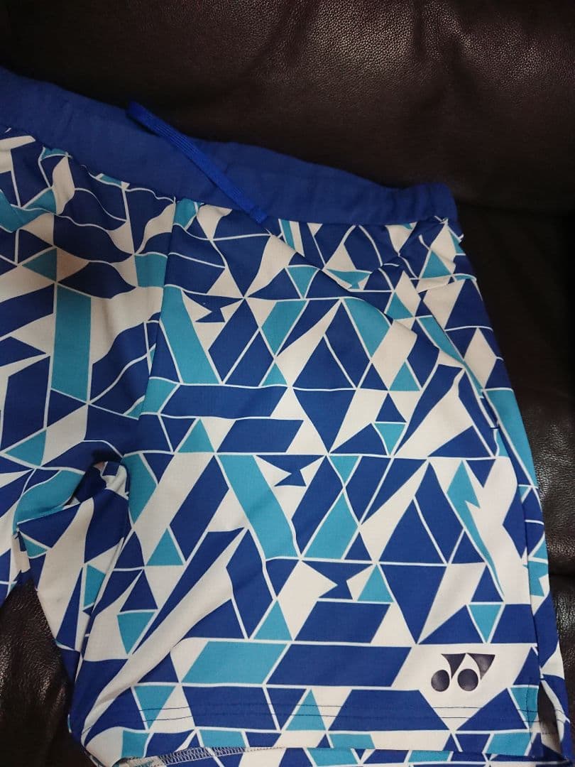 人気抜群。幾何学模様のスポーツパンツ