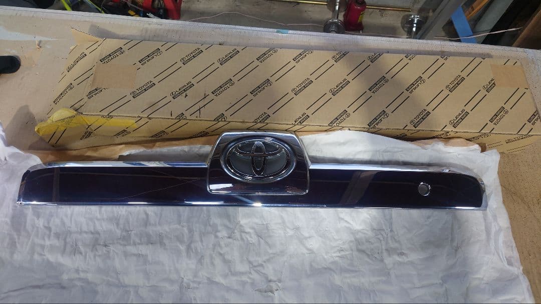 ハイラックスサーフ　215 リヤガーニッシュ