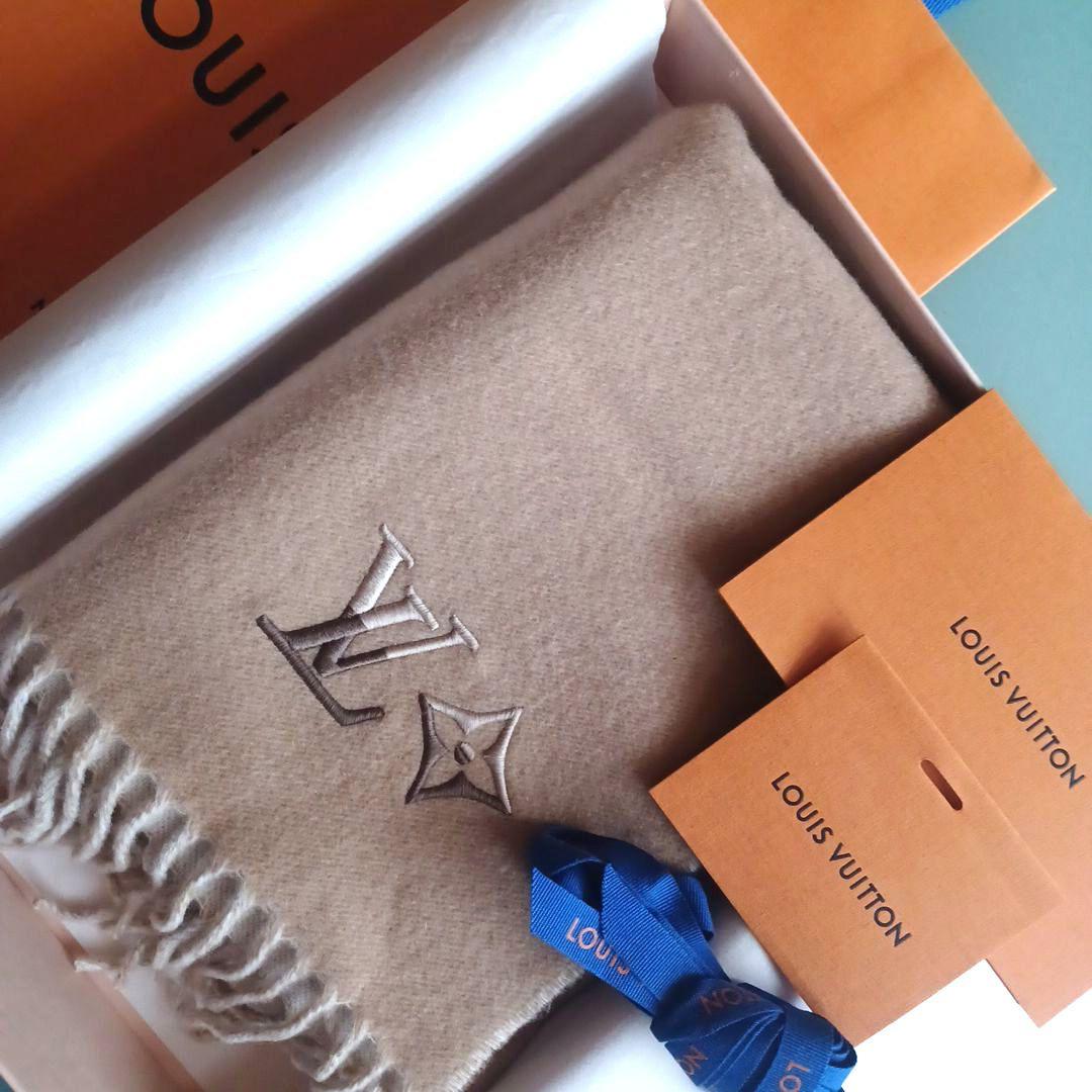 新品未使用！Louis Vuitton ベージュ マフラー M79100