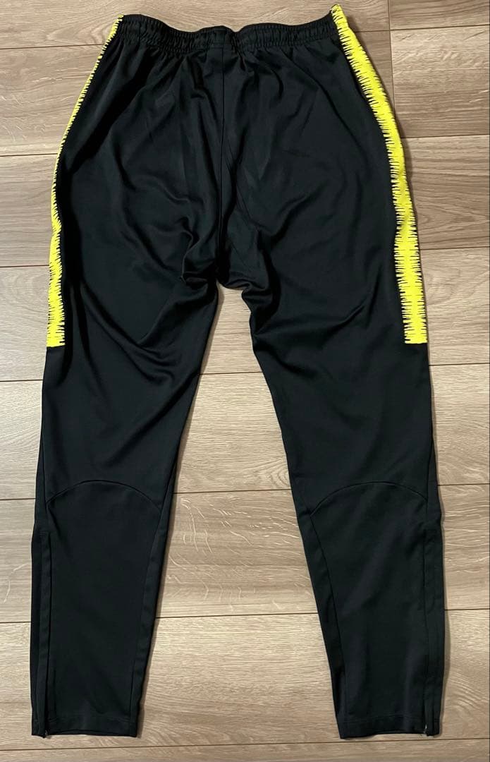 鹿島アントラーズ　トレーニング　パンツ　NIKE　ジャージ　Mサイズ　非売品