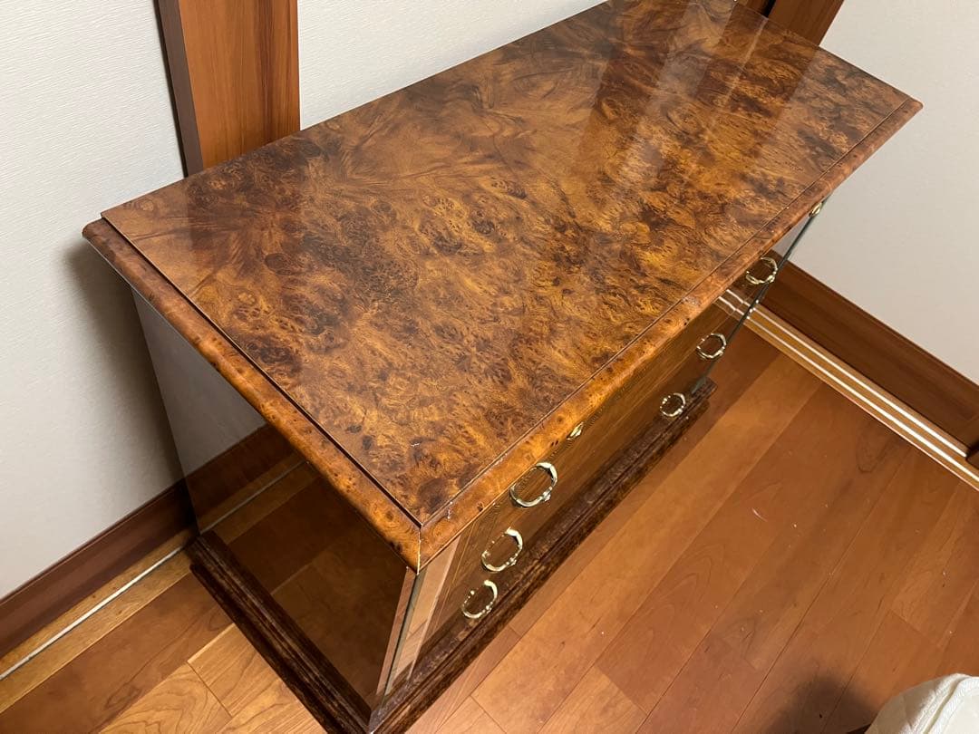 イタリア製　アンティーク輸入家具　4段ワイドチェスト