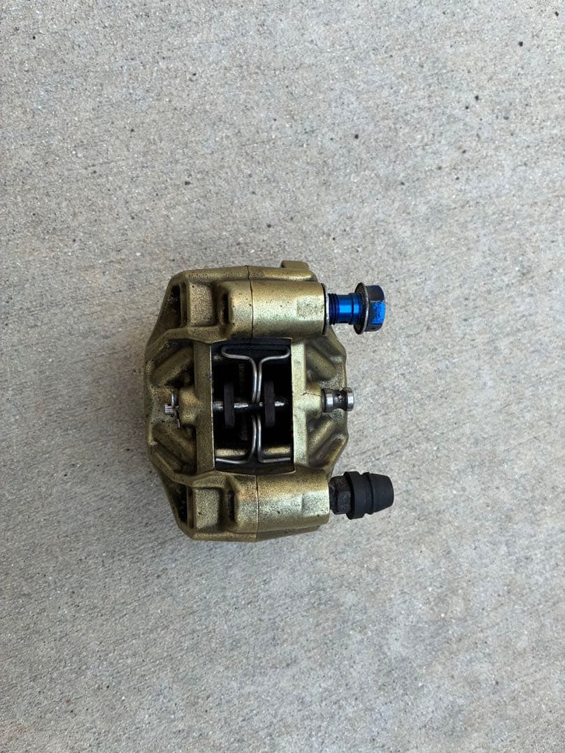ブレンボ84m キャリパー　新カニ
