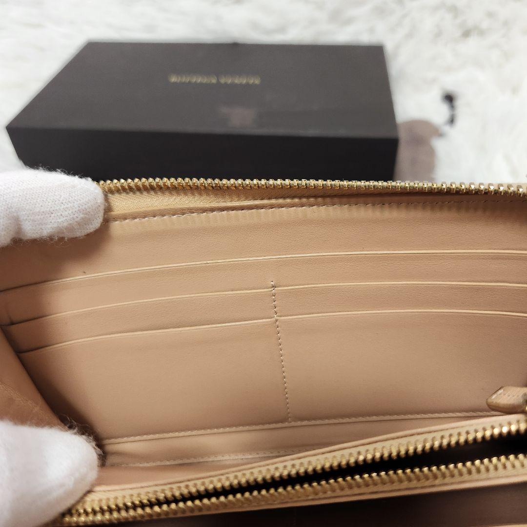 現代モデル ボッテガヴェネタ マキシイントレチャート ジップアラウンド　長財布