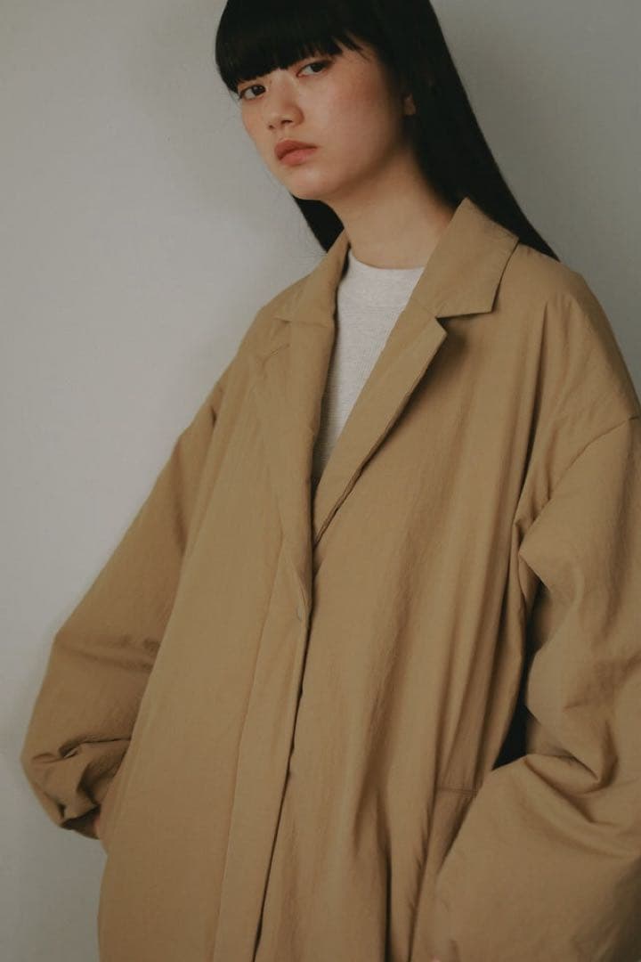 CASA FLINE 6.5万円 撥水リサイクルナイロン中綿コート　ベージュ