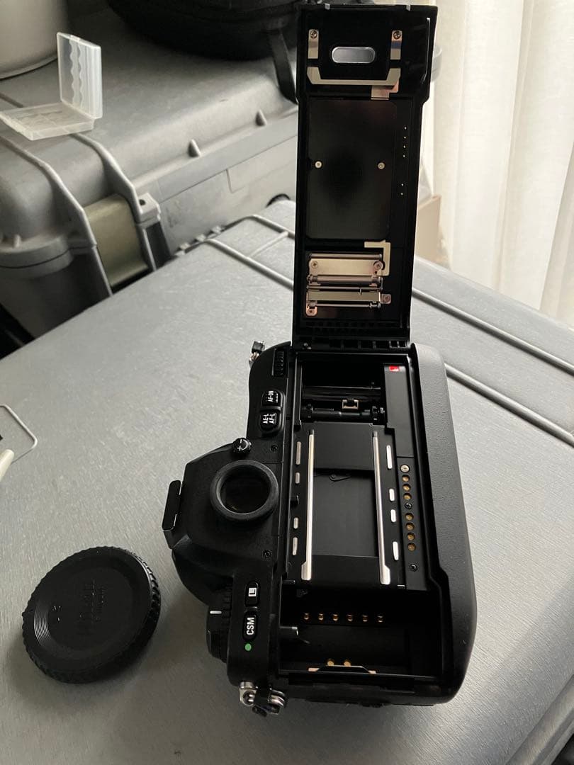 ニコンF100 AFフィルムカメラ実用品(難あり)