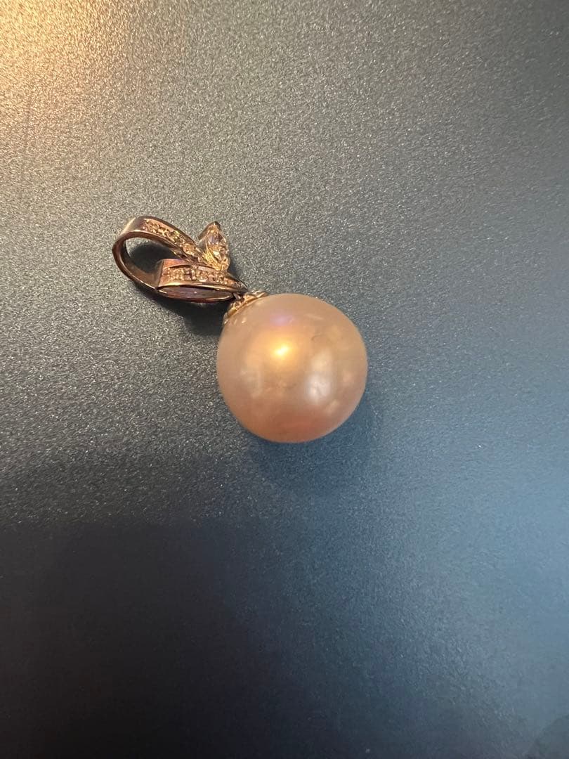 ホワイトパール リボンチャーム