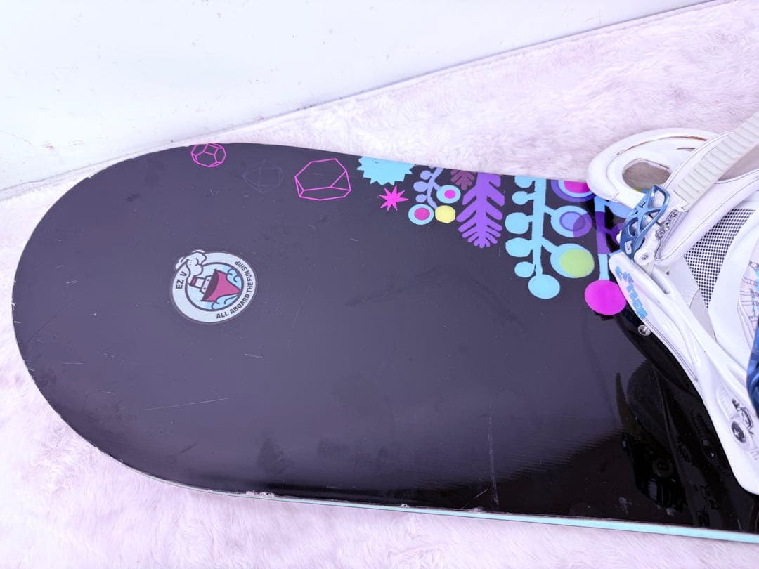 すぐに滑走可能♪ Burtonで揃えた 綺麗なレディース向けセット♪