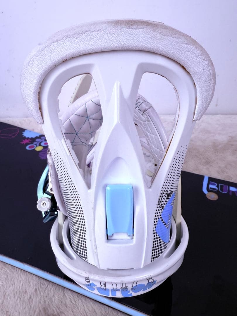 すぐに滑走可能♪ Burtonで揃えた 綺麗なレディース向けセット♪