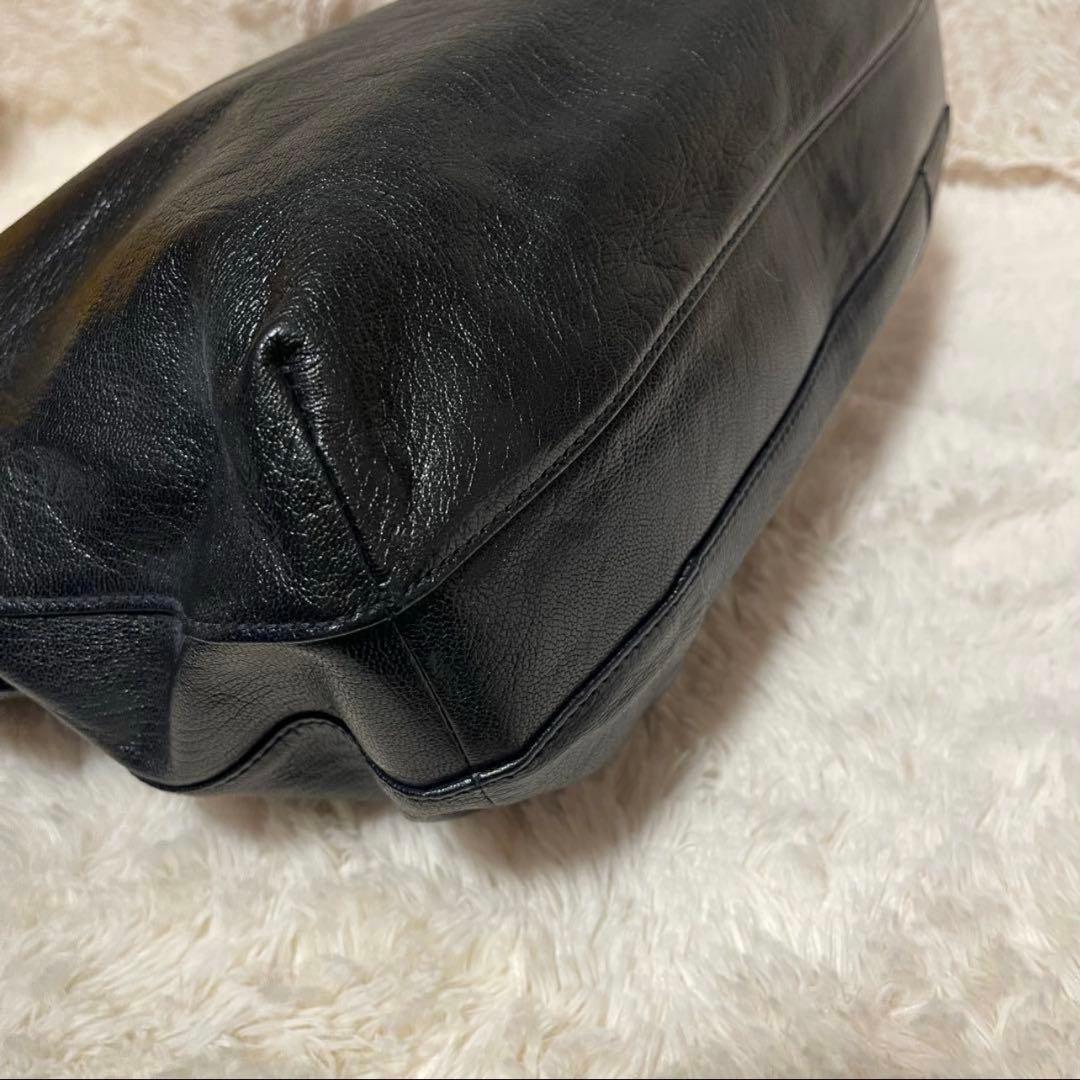 ゲンテン　ショルダーバッグ　genten ブラック　レザー　レザー　大容量