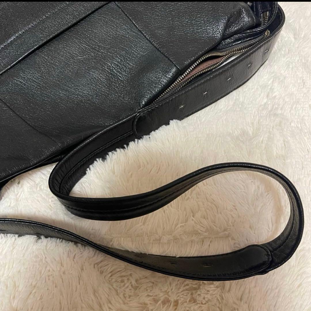 ゲンテン　ショルダーバッグ　genten ブラック　レザー　レザー　大容量