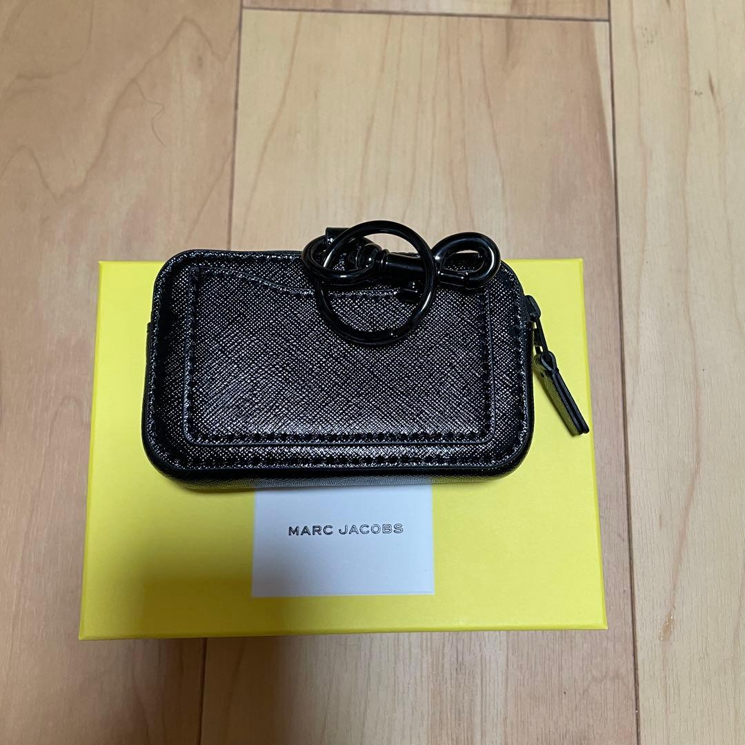 新品 MARC JACOBS ブラックキーケース