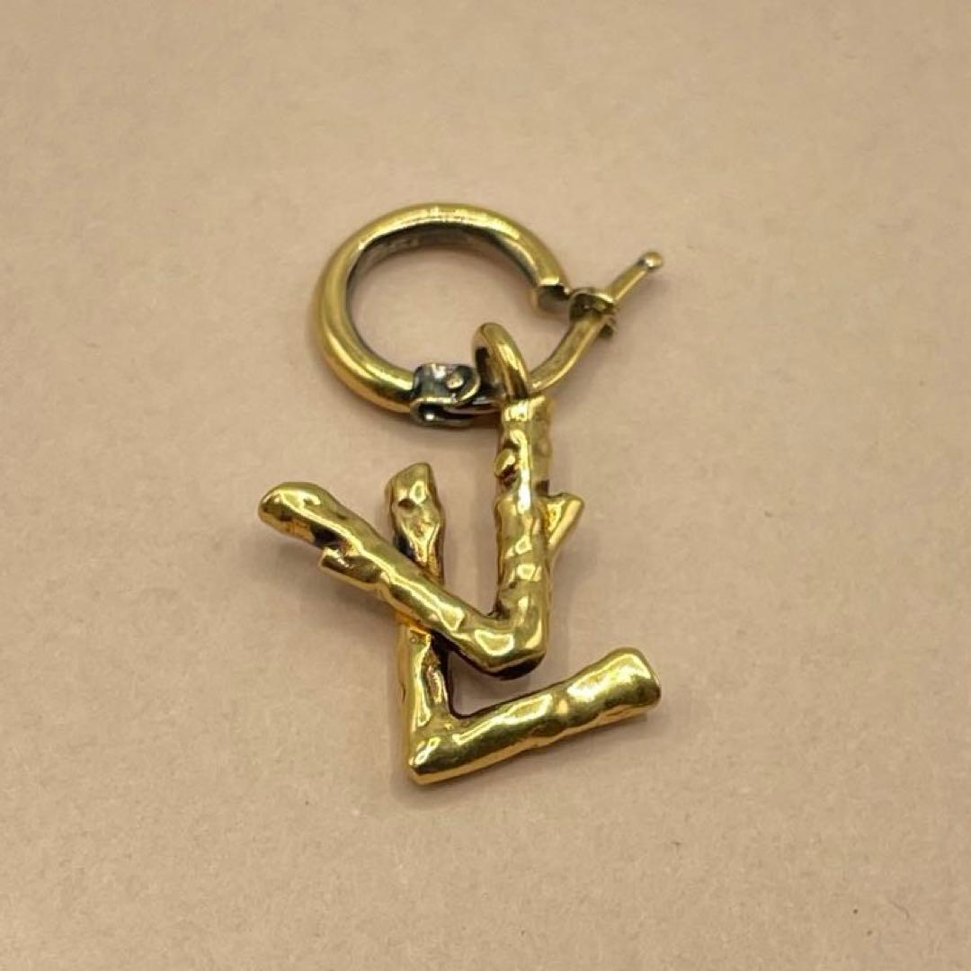 【超美品/希少】ルイヴィトン　ピアス　ゴールド　燻　片耳　MP2454 LVロゴ