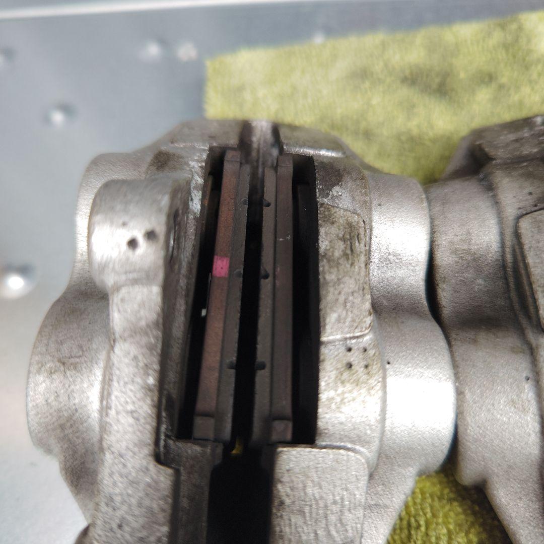 ゼファー1100純正 TOKICO ブレーキキャリパー