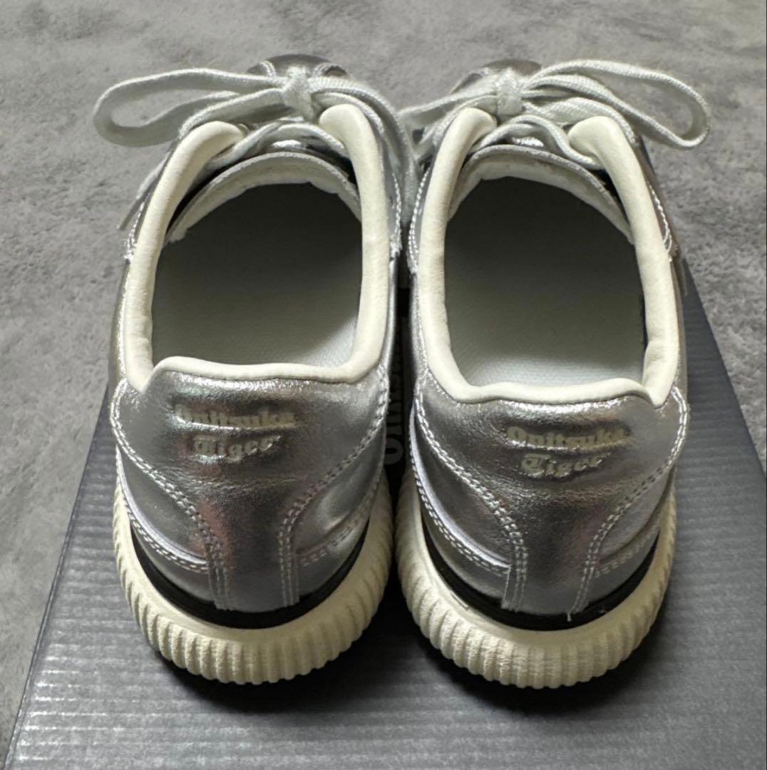 Onitsuka Tiger DELECITYシルバー スニーカー　24センチ