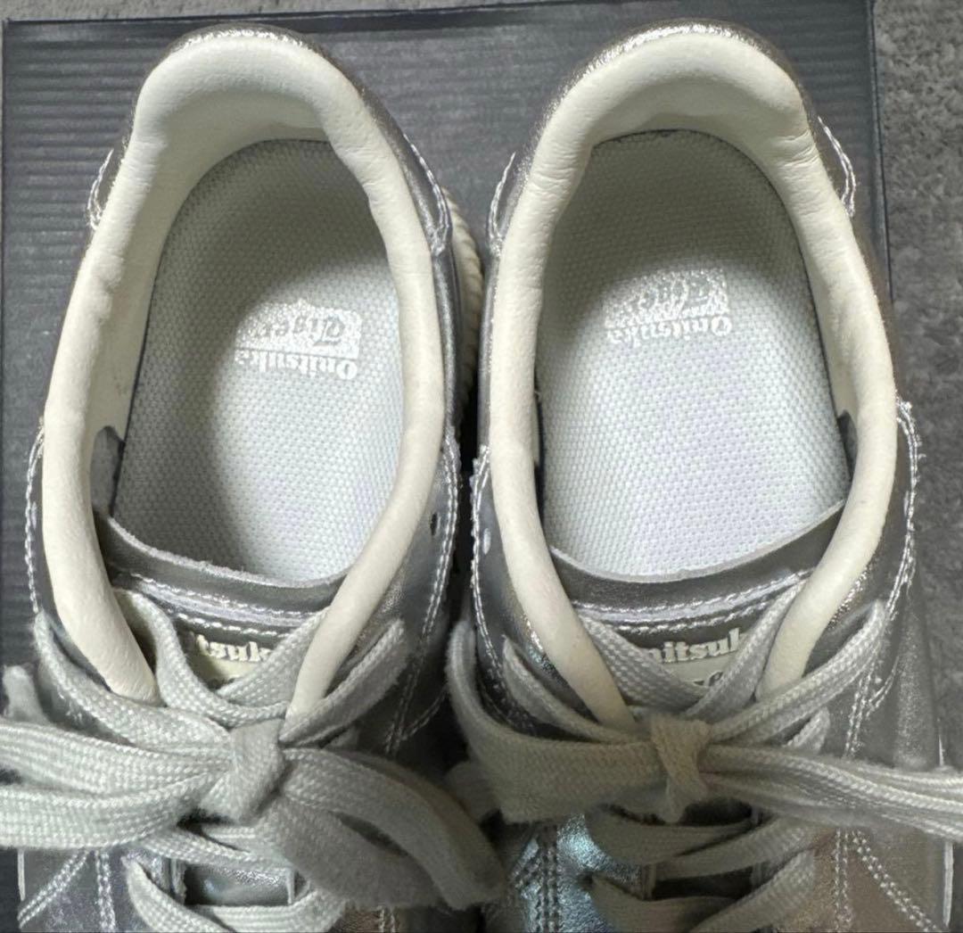 Onitsuka Tiger DELECITYシルバー スニーカー　24センチ
