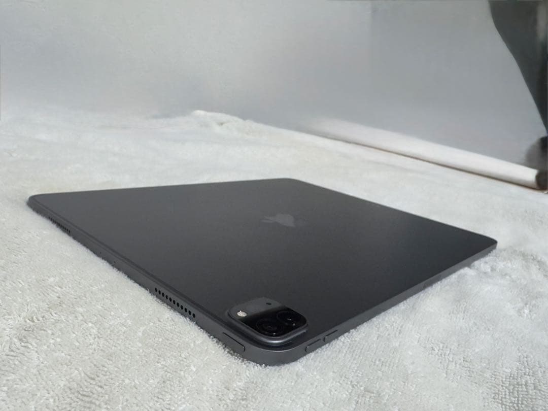 Apple iPad Pro 12.9インチ (第5世代) スペースグレー