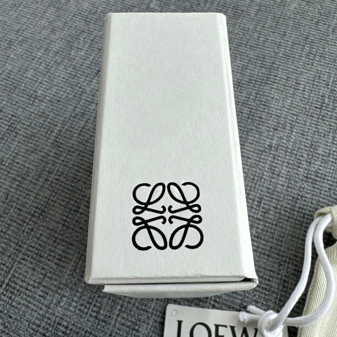 LOEWE アナグラムブローチ ゴールド　未使用