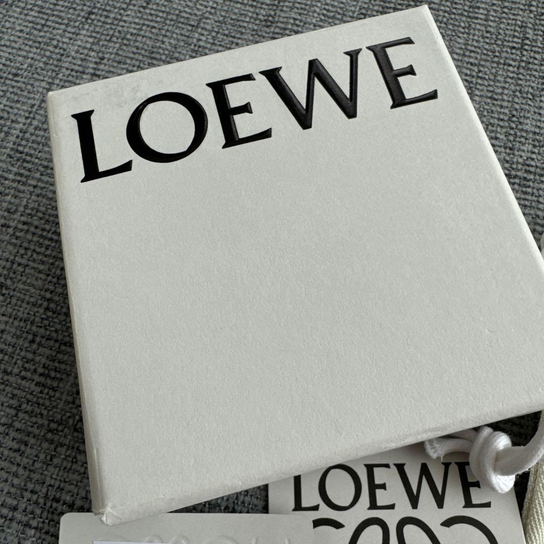 LOEWE アナグラムブローチ ゴールド　未使用