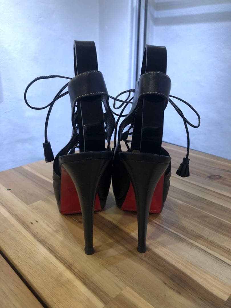Christian Louboutin ルブタン　レースアップサンダル