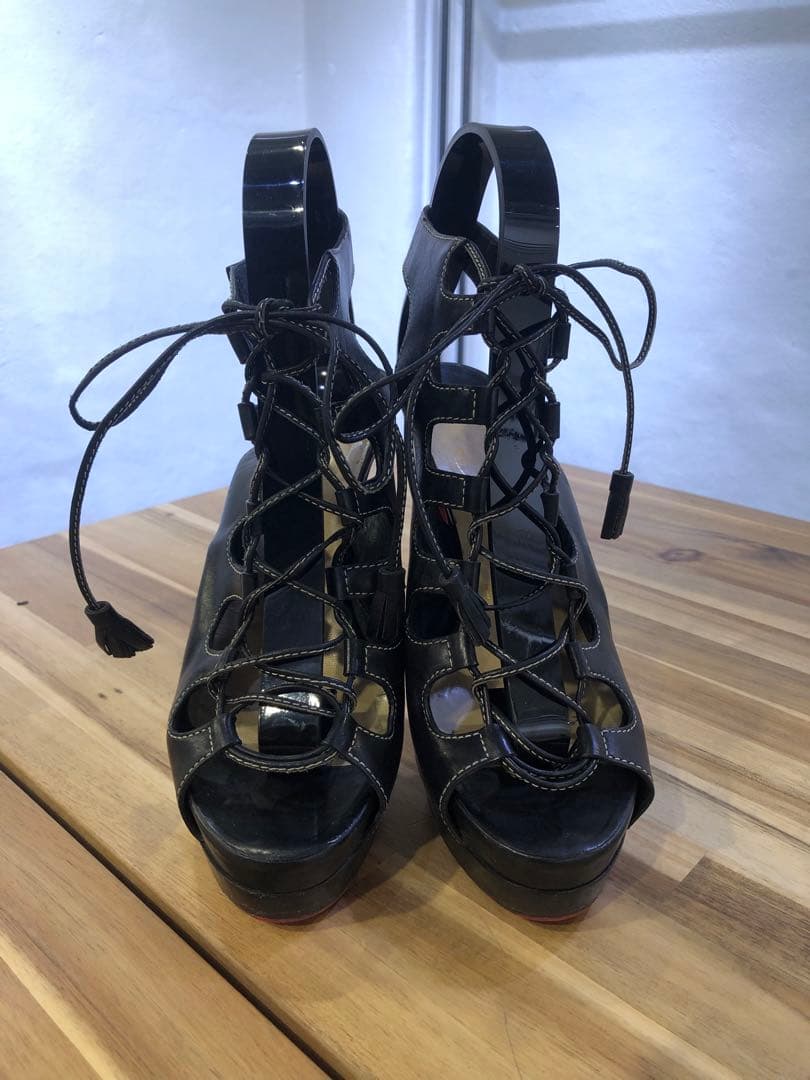 Christian Louboutin ルブタン　レースアップサンダル