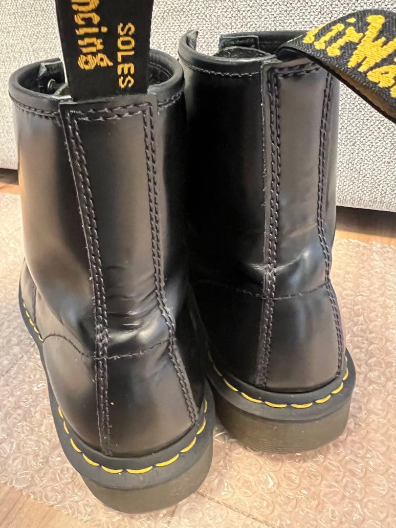 ドクターマーチン　8ホールブーツ 黒 イエローステッチ　UK7