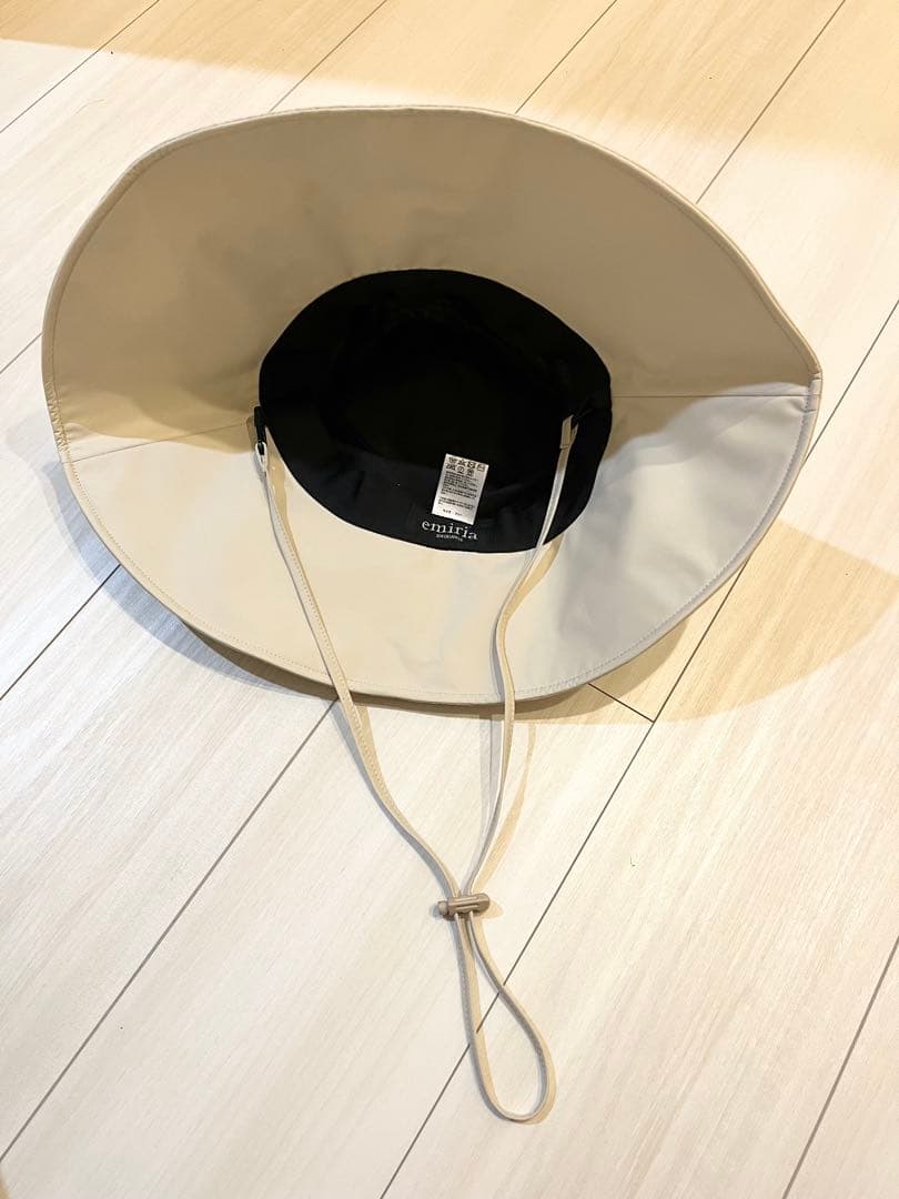 エミリアウィズ　UVカット帽子　ベージュ