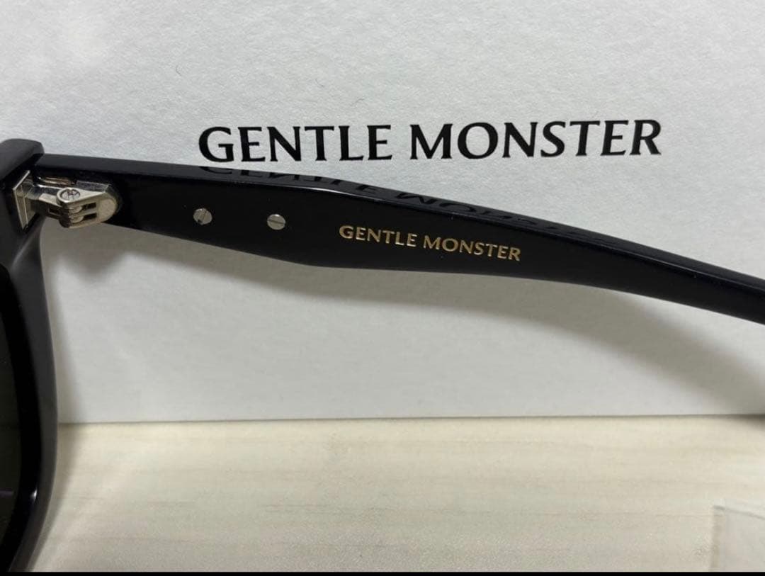GENTLE MONSTER Tote 01 ブラックサングラス