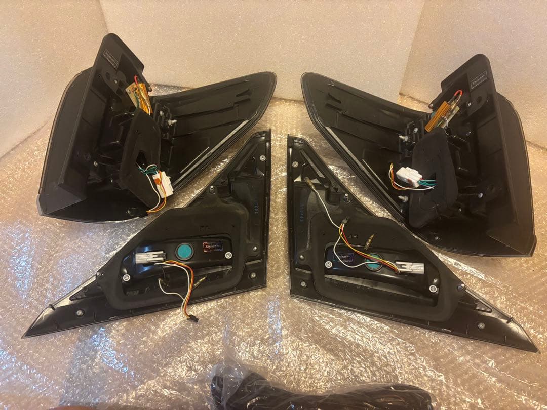 ★美品★ヴァレンティ テールランプ valenti REVO ヴェルファイア★