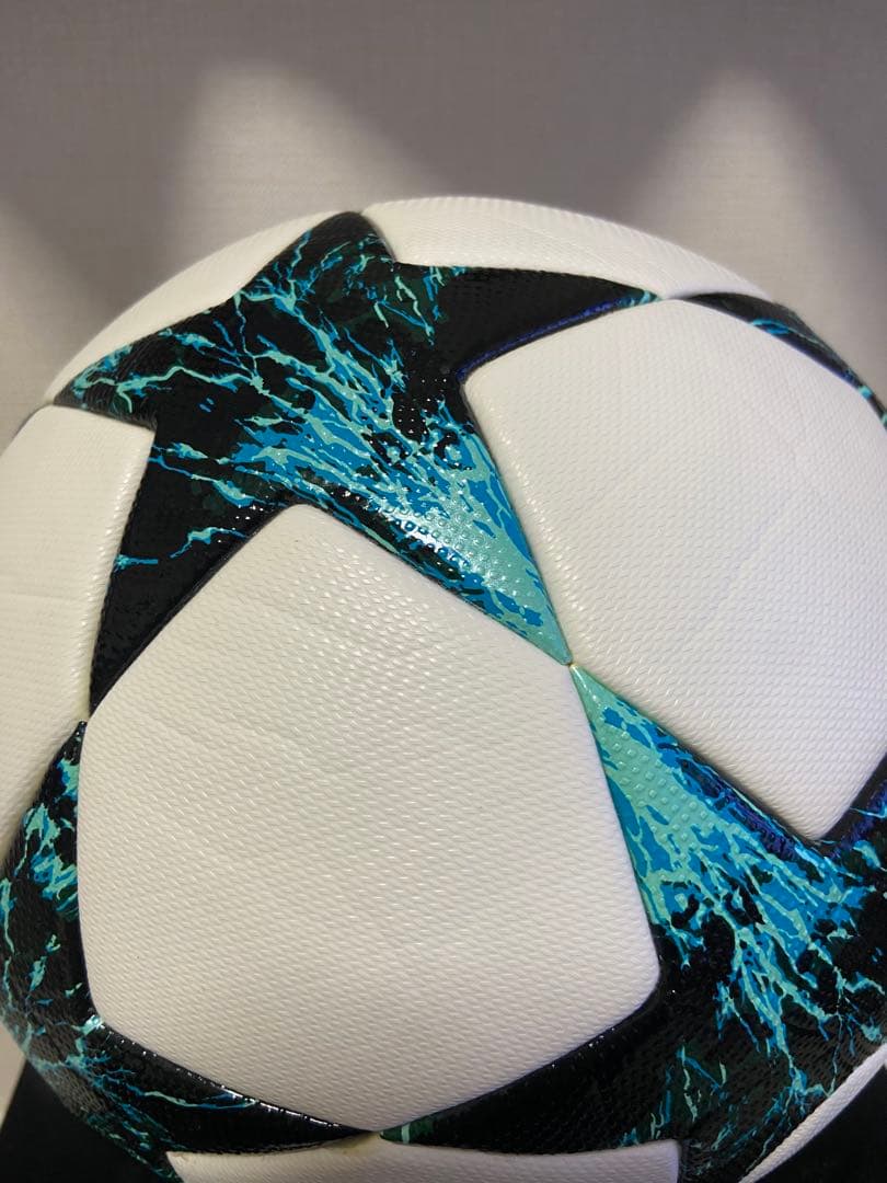 UEFA チャンピオンズリーグ　17-18 公式球　5号球