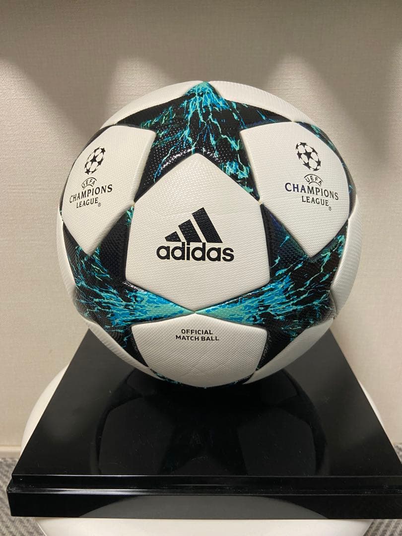 UEFA チャンピオンズリーグ　17-18 公式球　5号球