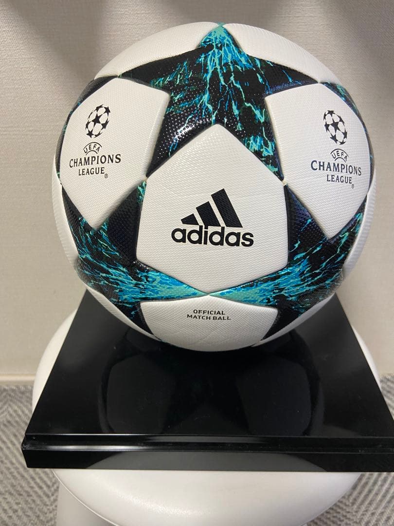 UEFA チャンピオンズリーグ　17-18 公式球　5号球